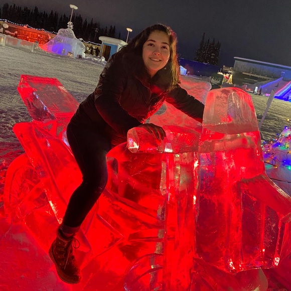 Meet your Posher, Jessica - Picture 1 of 1